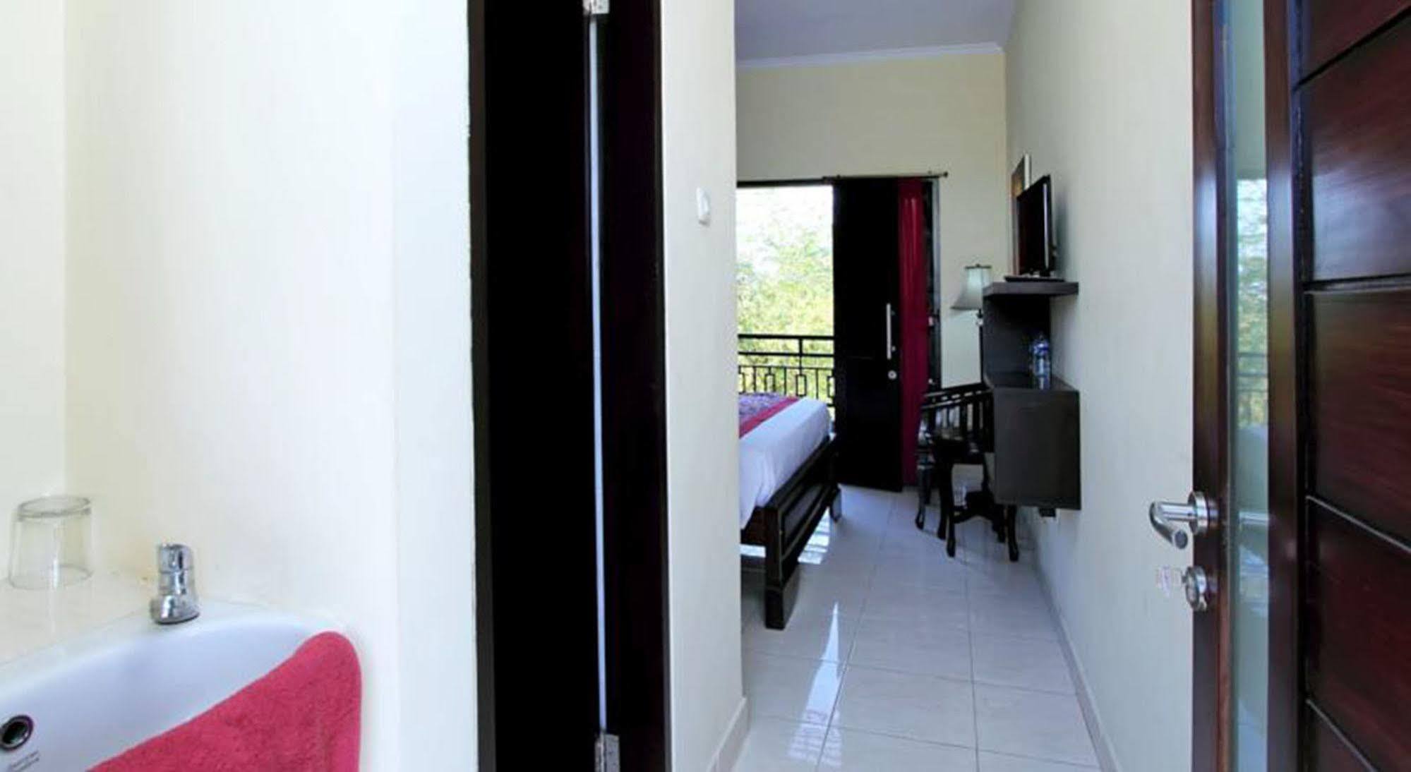 Ramantika Bali House Hotell Jimbaran Exteriör bild